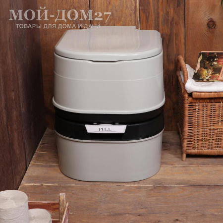 Биотуалет ECOS OC13 на 24 литра | Мой-Дом27 | <br>
 Переносной Биотуалет емкостью <b>верхнего бака 20 л</b>, <b>нижнего бака 24 л.</b>&nbsp;с <b>боковым отсеком для хранения туалетной бумаги и кнопкой сброса давления газа.</b><br>
 Идеальный вариант для семьи из 3-4х человек. <br>
 Рассчитан примерно на 60 использований до полного заполнения нижнего бака.<br>
 Очищение нижнего бака без соприкосновения с отходами.<br>
 Слив:&nbsp;поршневой&nbsp;насос
<h3></h3>